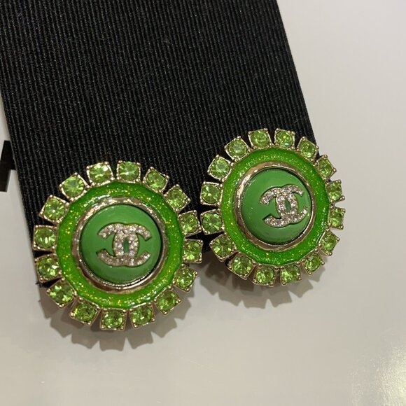 CHANEL Jewelry - CHANEL COCOmark Earring